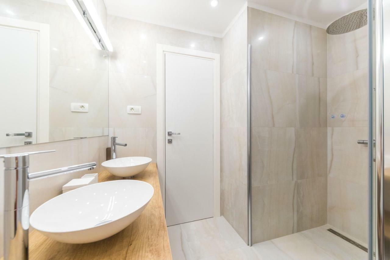 Glow Luxury Apartment With Terrace And Jacuzzi Split Exterior photo
